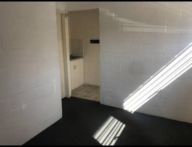 154M² MINI FACTORY RENTED IN BRACKENFELL CENTRAL